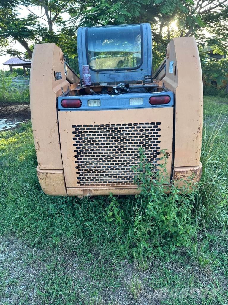 CASE SR 250 滑移轉向裝載機
