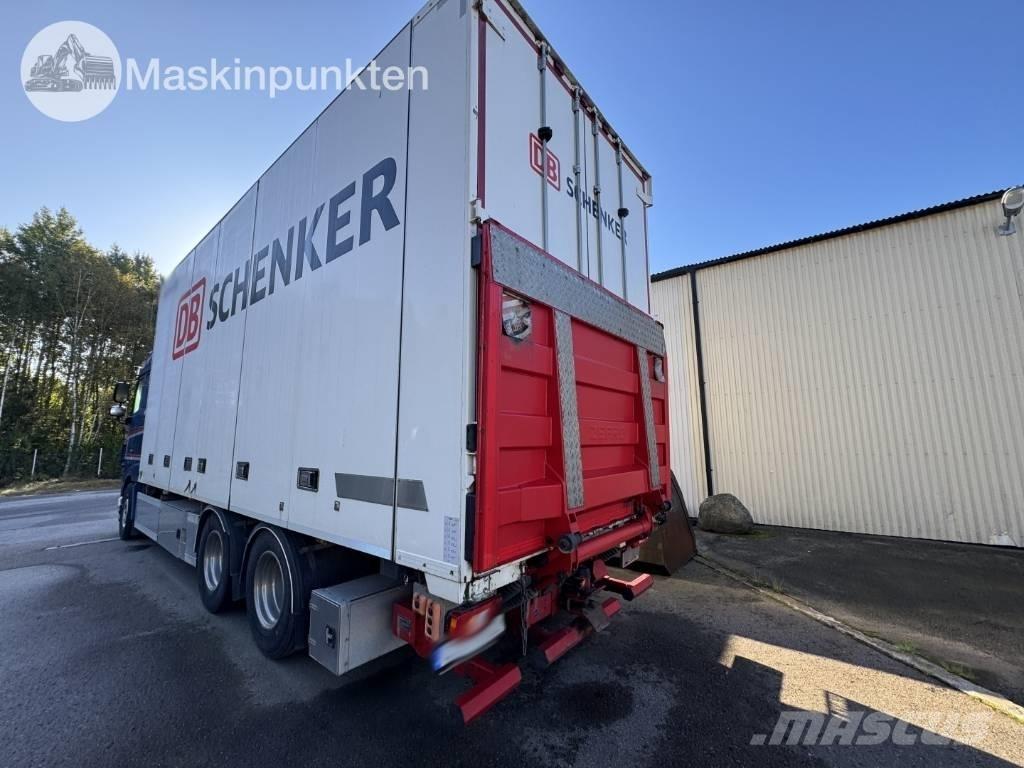DAF FAS XF530Z 貨箱式卡車