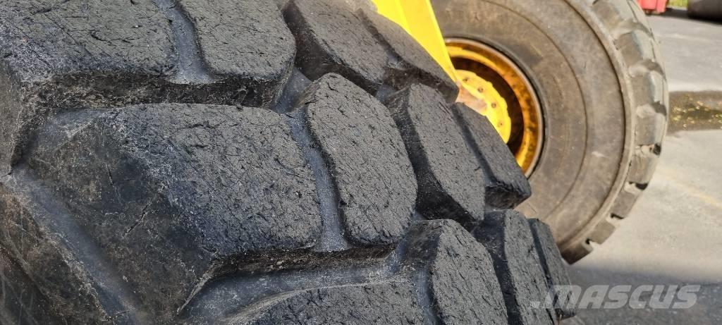 Volvo L 120 E 輪胎式裝載機