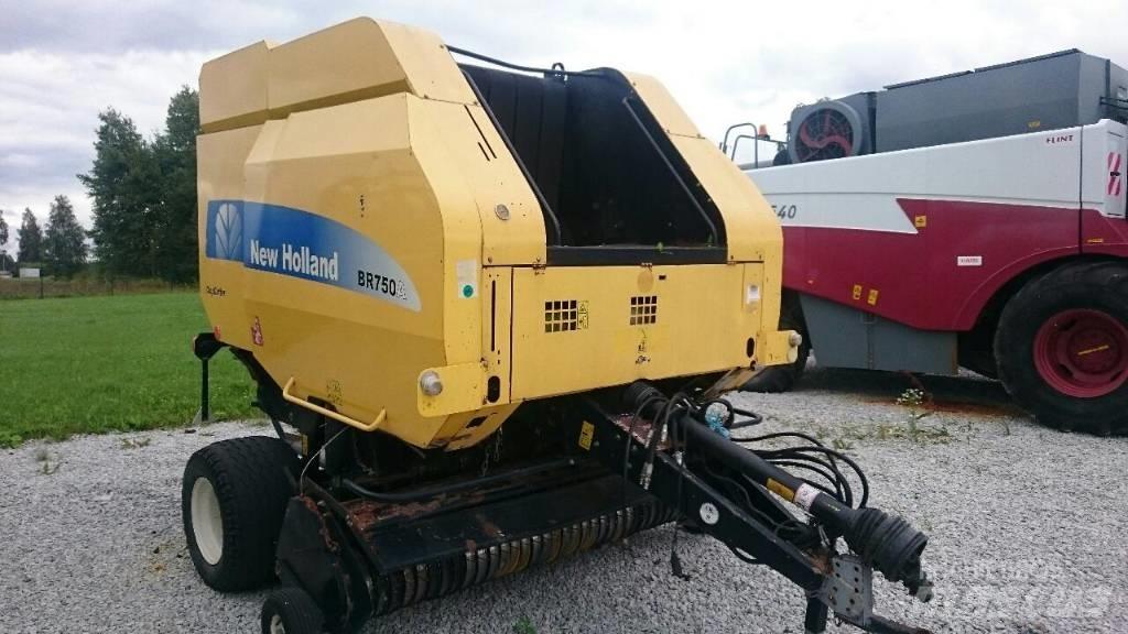 New Holland BR750A 圓型牧草打包機