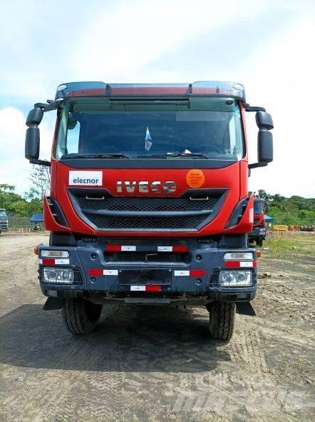 Iveco Trakker 410 起重機卡車