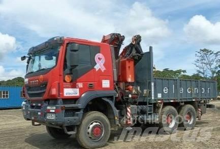 Iveco Trakker 410 起重機卡車