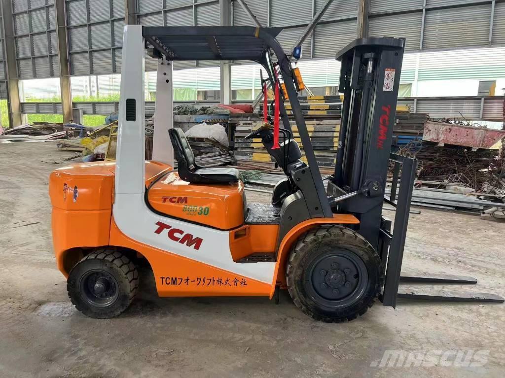 TCM FD 30 柴油卡車