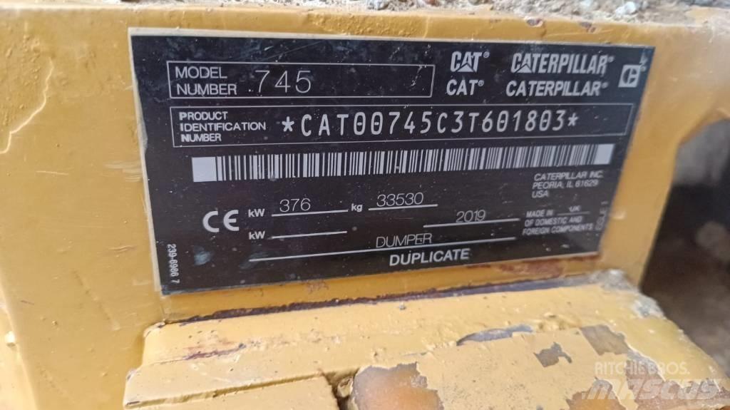 CAT 745 鉸接式起吊車