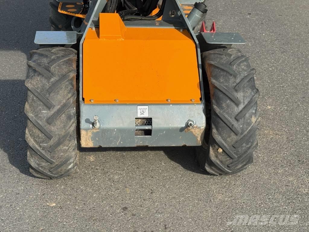 GiANT G 1200 輪胎式裝載機