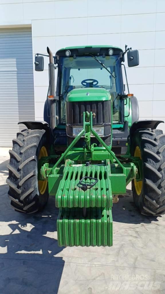 John Deere 6820 曳引機