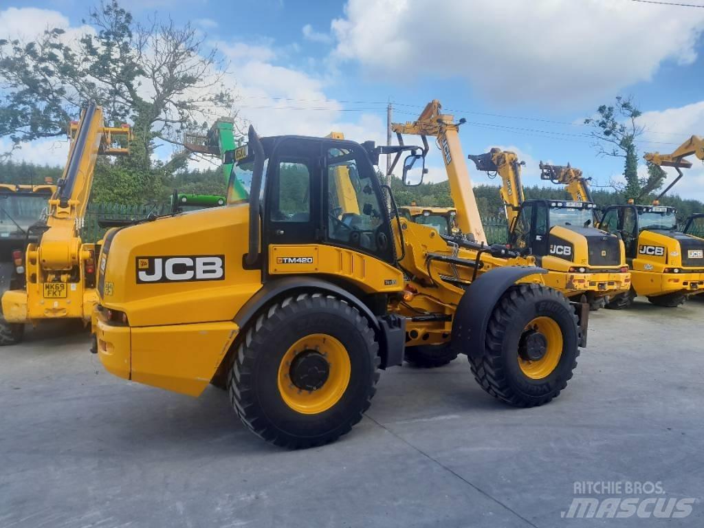 JCB TM420 農業用伸縮臂裝載機