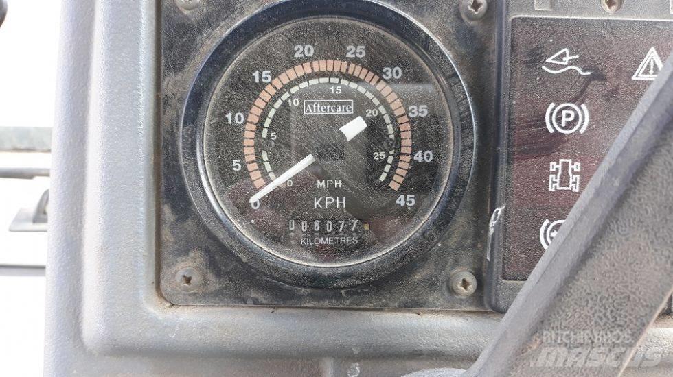 Fermec 860 反鏟裝載機