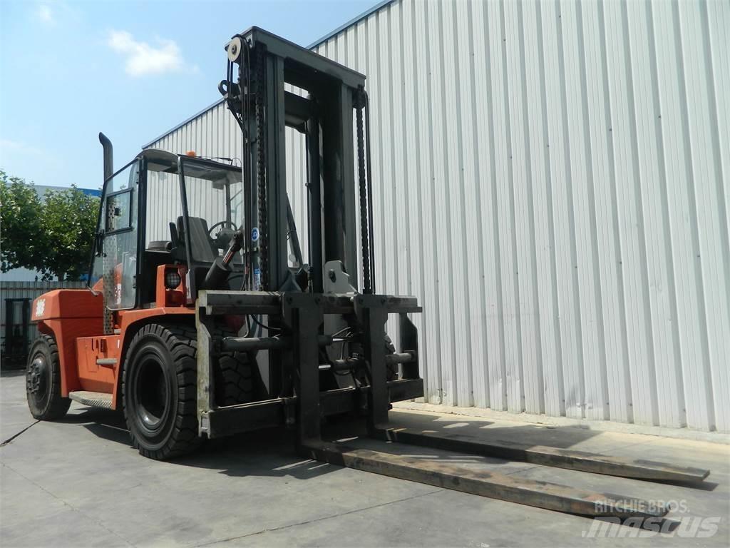 Kalmar DCE100 12 柴油卡車