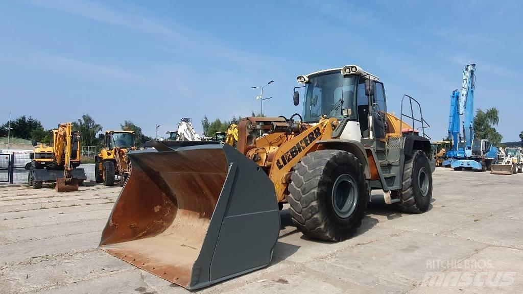 Liebherr L 566 輪胎式裝載機