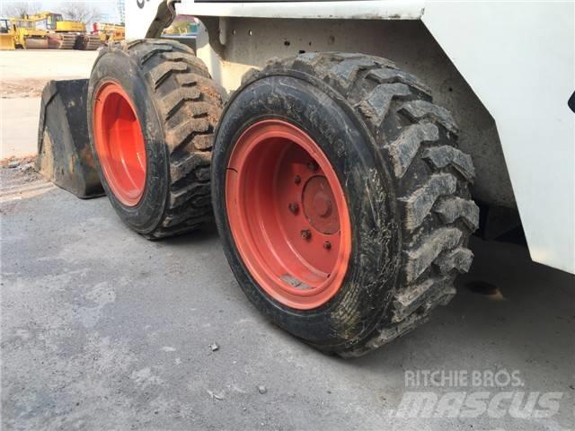 Bobcat S 130 滑移轉向裝載機