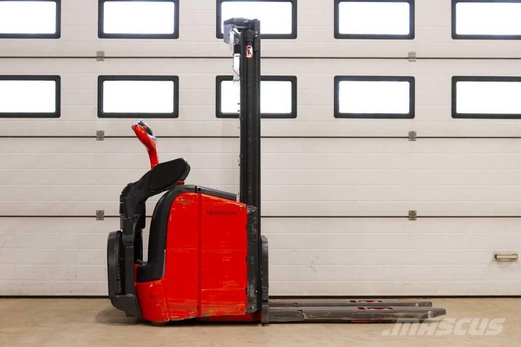 Linde L 14 自走式堆積機