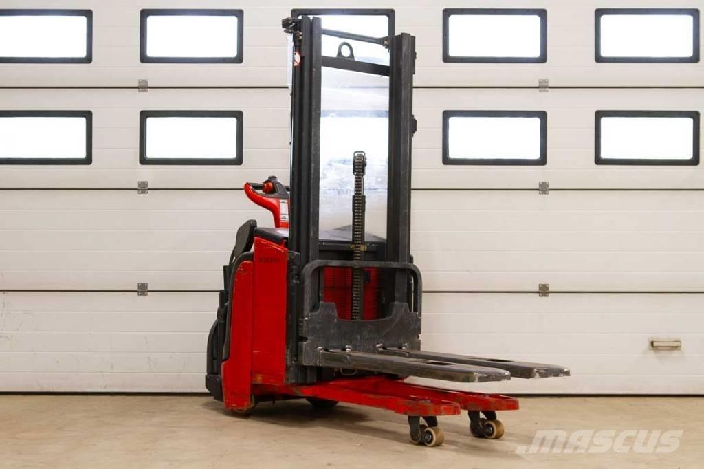 Linde L 14 自走式堆積機