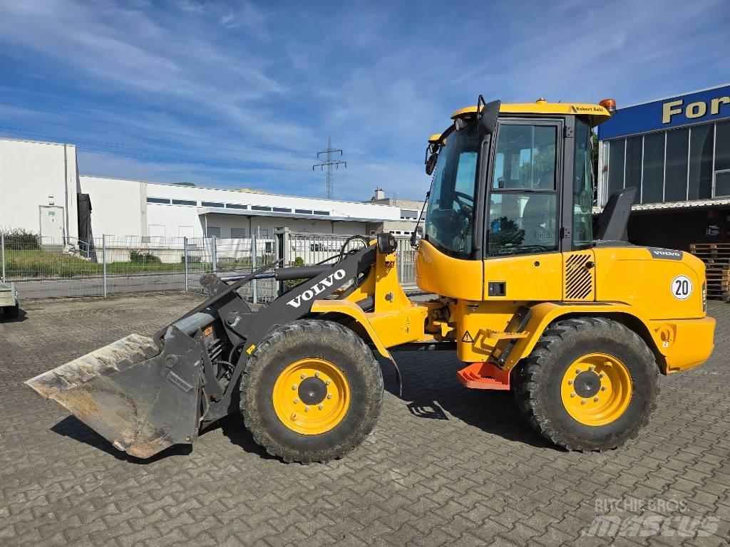 Volvo L 30 G 輪胎式裝載機
