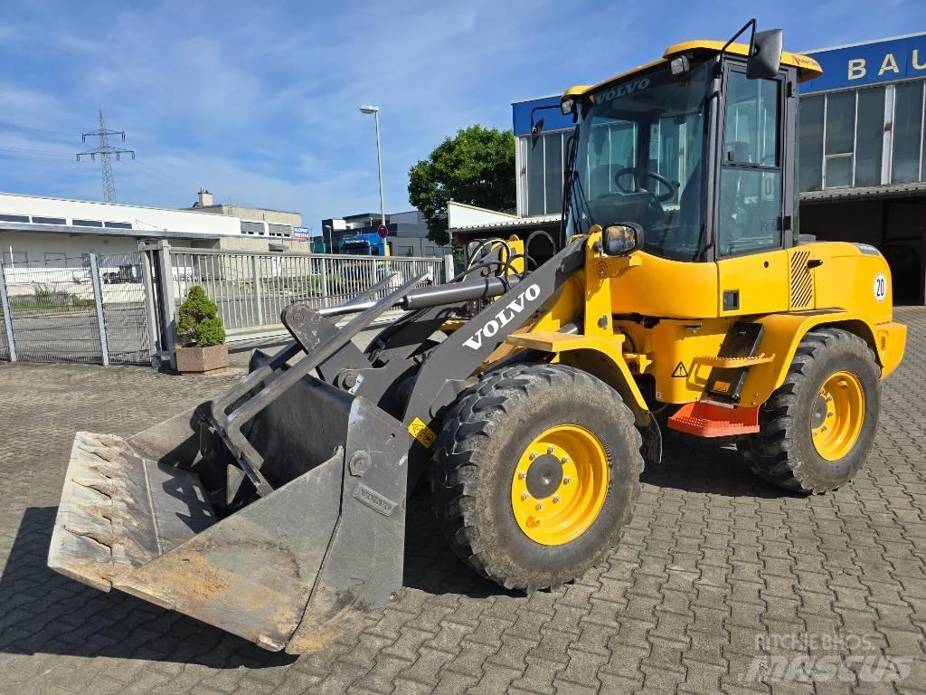 Volvo L 30 G 輪胎式裝載機