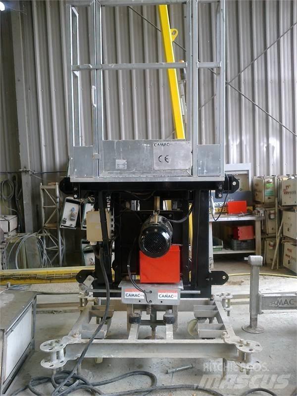Camac 3000 鷹架設備