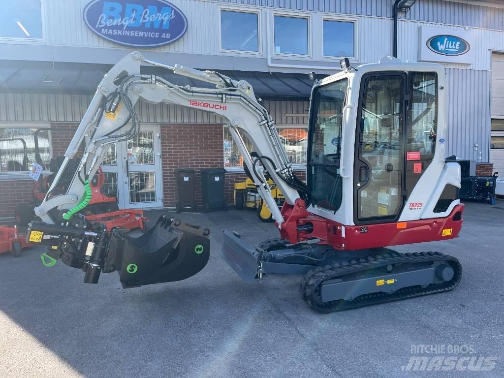 Takeuchi TB 225 小型挖土機/掘鑿機<7t(小型挖掘機)