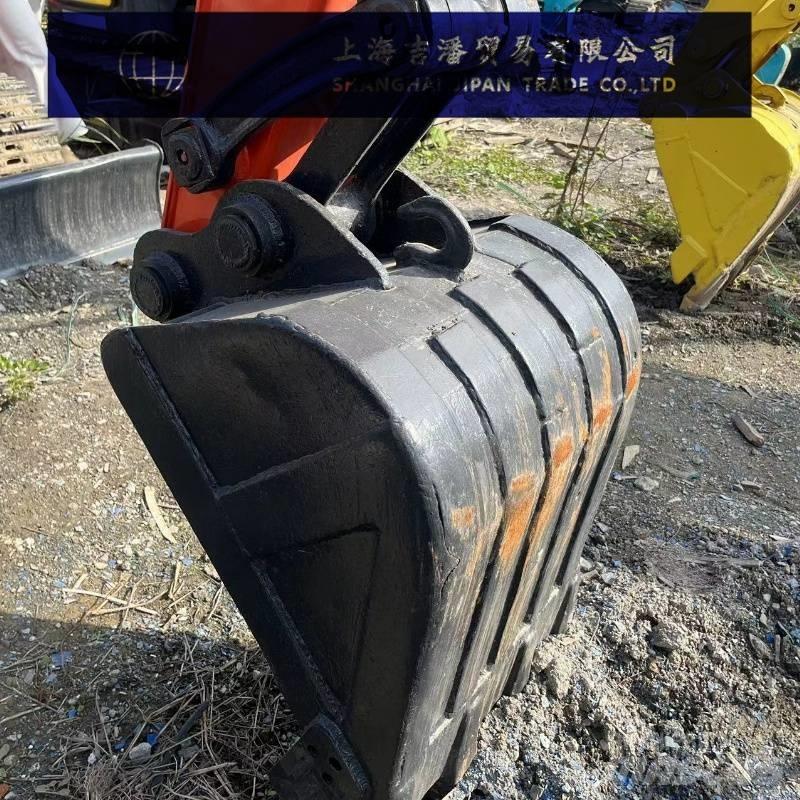 Kubota U 40 小型挖土機/掘鑿機<7t(小型挖掘機)
