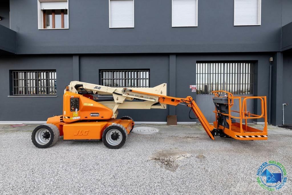JLG M450AJ 曲臂高空作業車