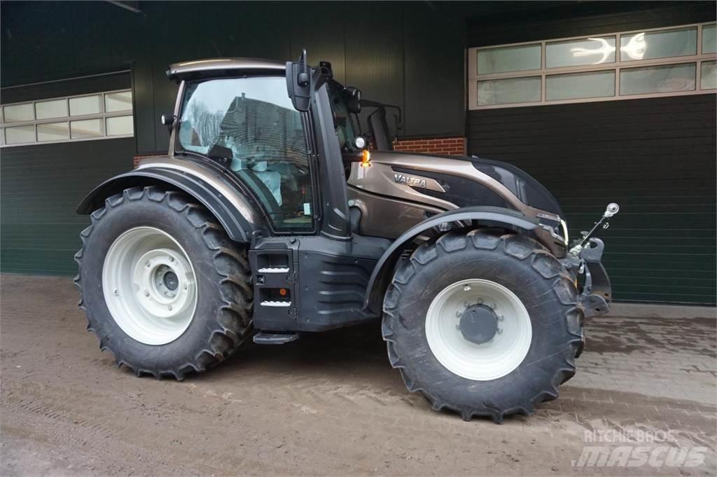 Valtra T175 Active 曳引機