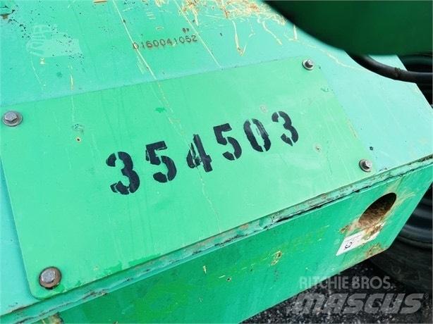 SkyTrak 6042 伸縮臂操作車