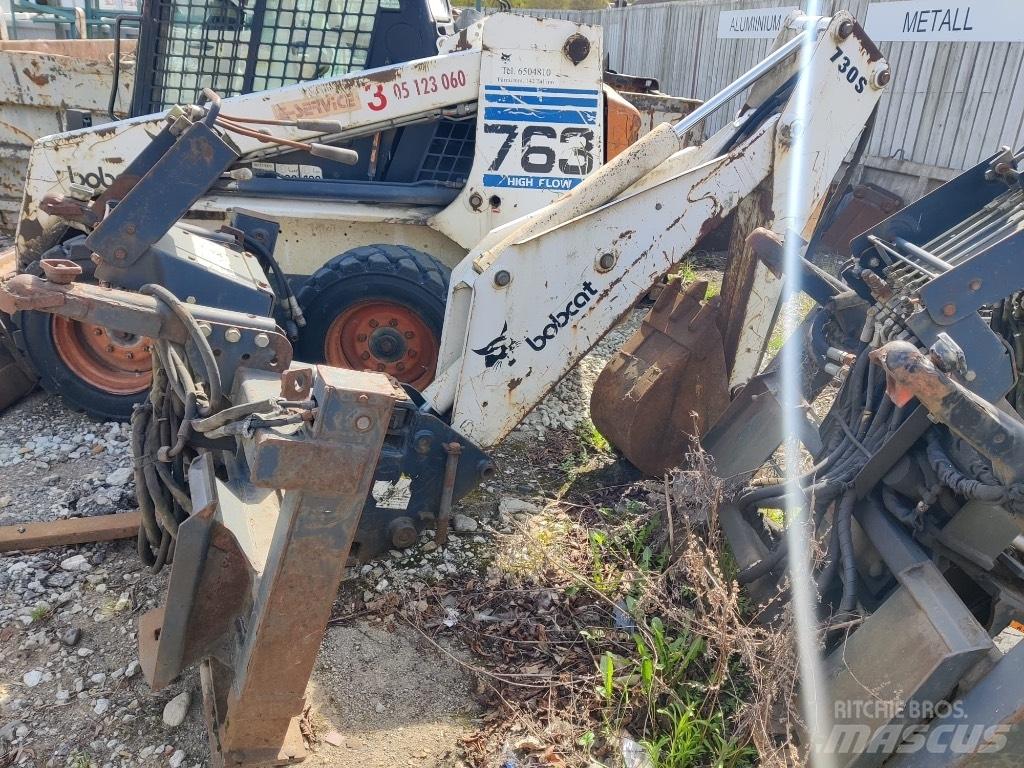 Bobcat S750 反向鏟