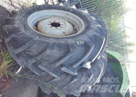  Pneu 16.9R30 輪胎、車輪和輪圈