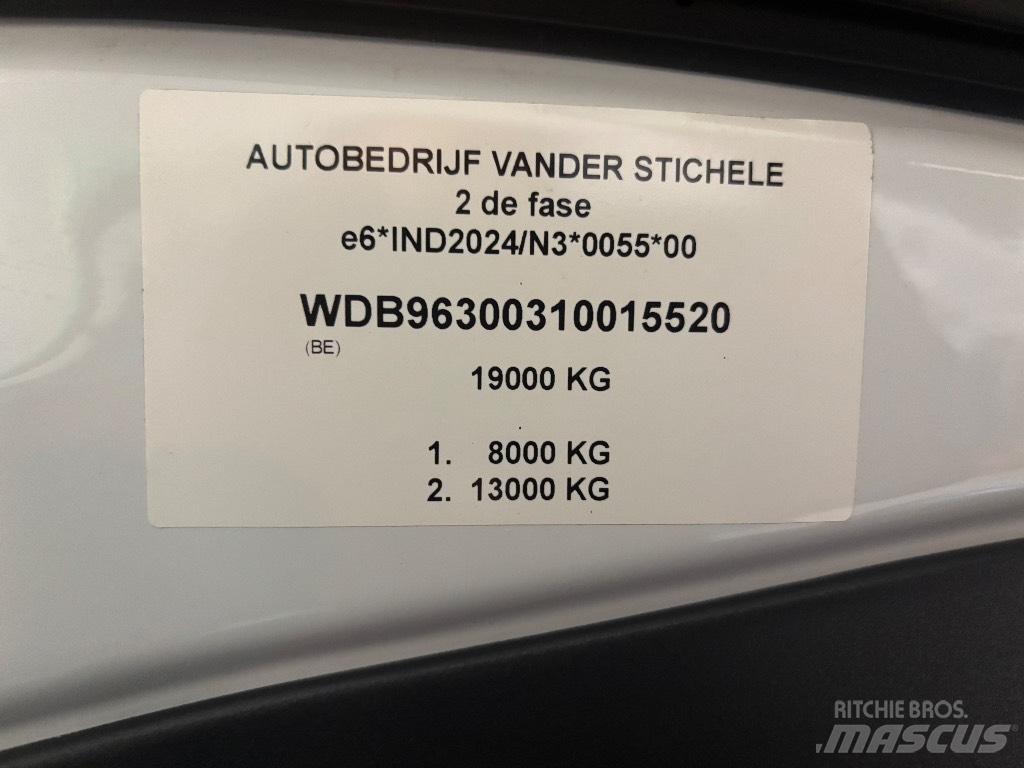 Mercedes-Benz Antos 吊鉤式起重車