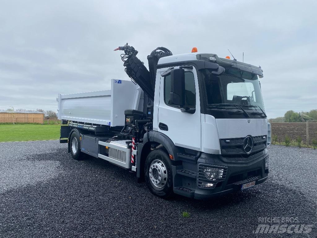 Mercedes-Benz Antos 吊鉤式起重車