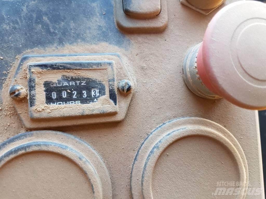 Volvo PT 125 膠輪滾壓機