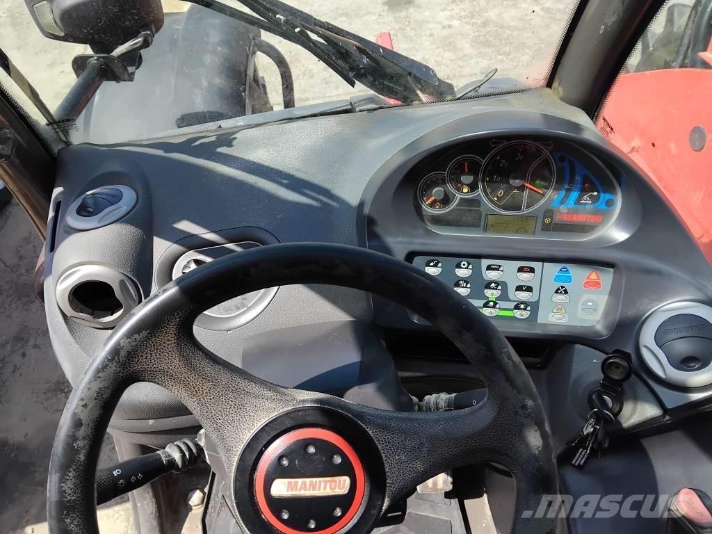 Manitou MT 1335 伸縮臂操作車