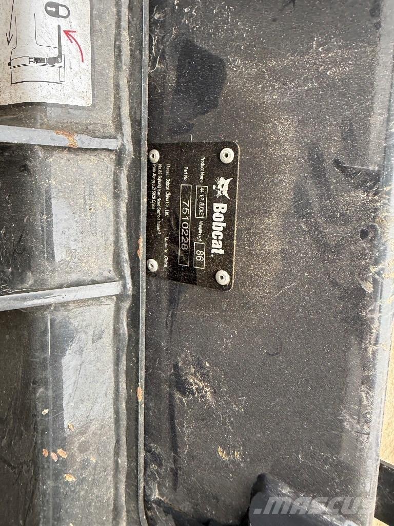 Bobcat S70 滑移轉向裝載機