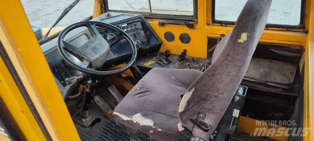 Volvo A20 鉸接式起吊車