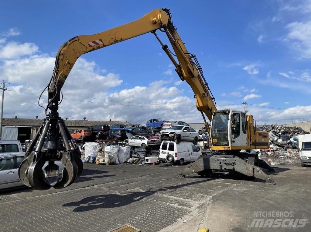 Liebherr 924 廢棄物/工業用操作車
