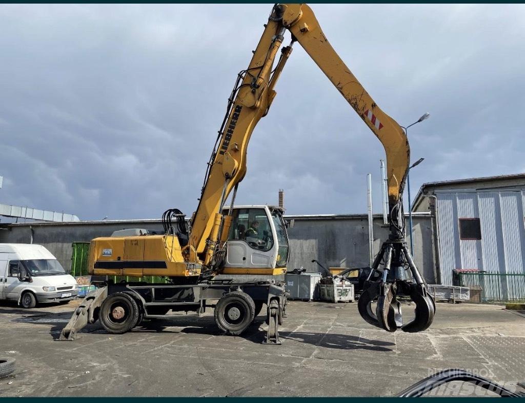 Liebherr 924 廢棄物/工業用操作車
