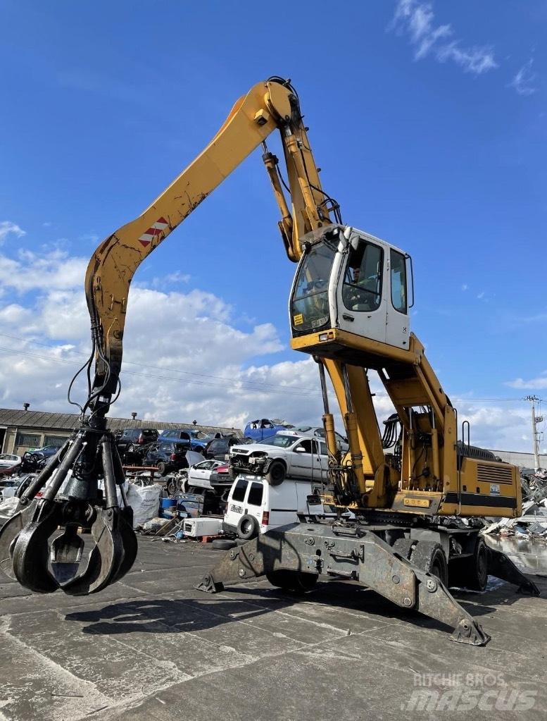 Liebherr 924 廢棄物/工業用操作車