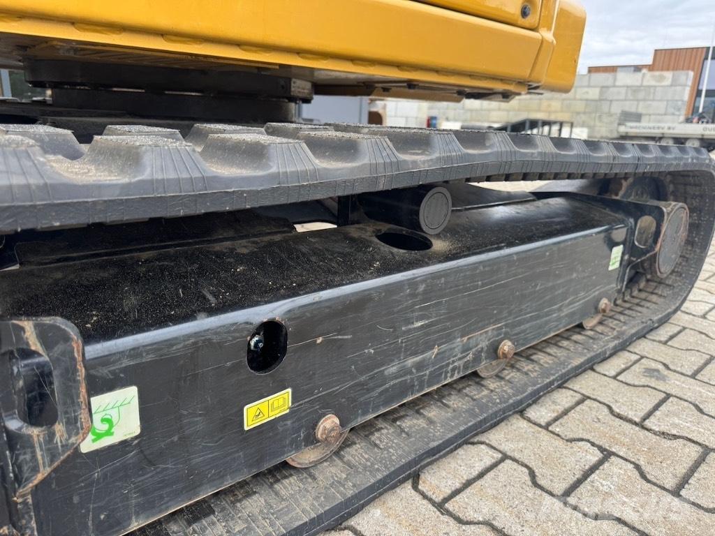 CAT 303.5 CR 小型挖土機/掘鑿機<7t(小型挖掘機)