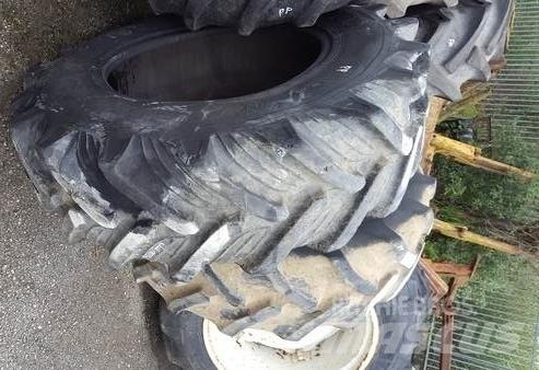  Pneus 13.6R24 輪胎、車輪和輪圈