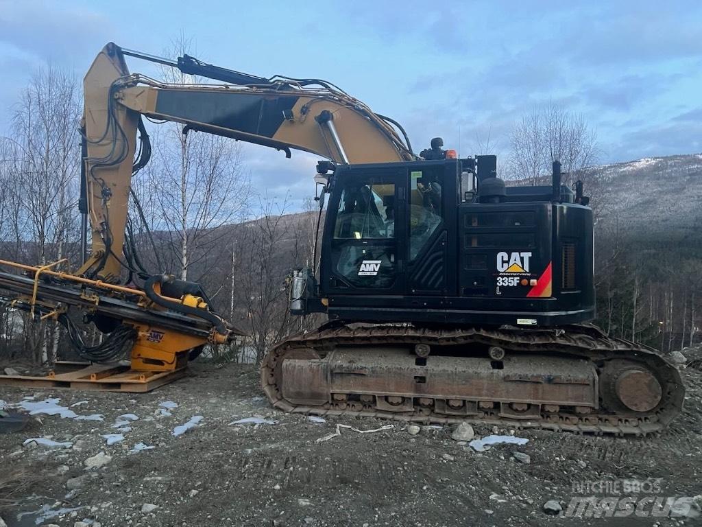 CAT 335 F L CR 鑽孔機