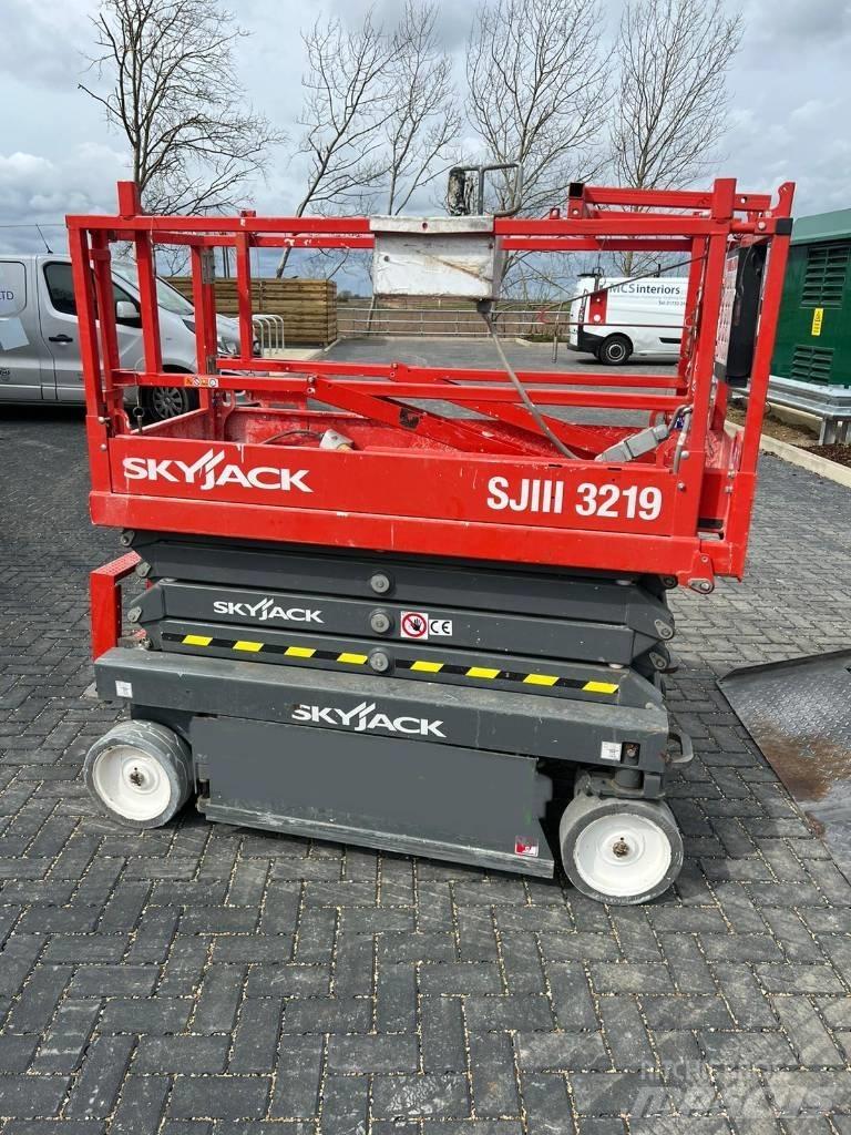 SkyJack SJ 3219 剪式升降機
