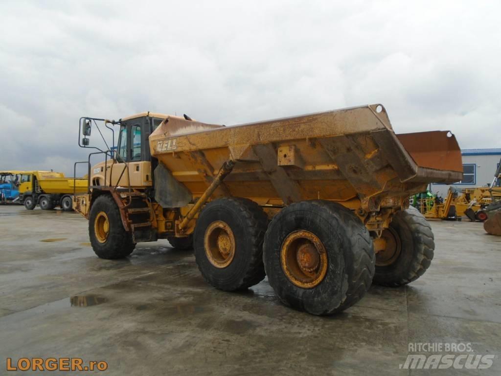 Bell B 25 D 鉸接式起吊車
