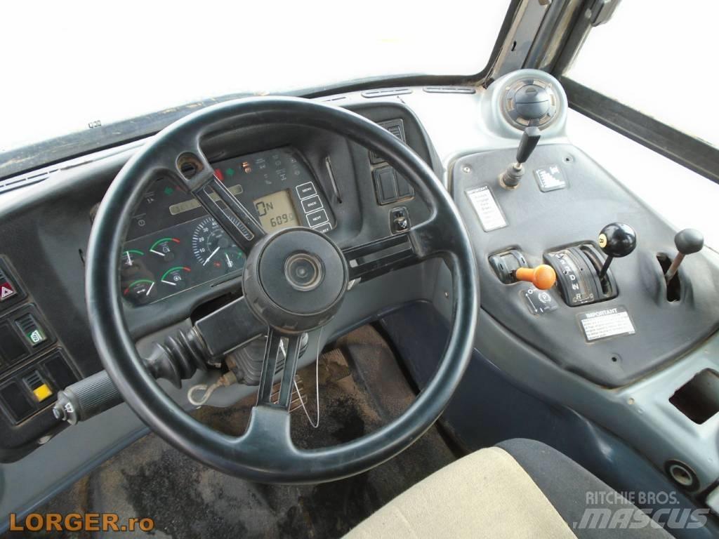 Bell B 25 D 鉸接式起吊車