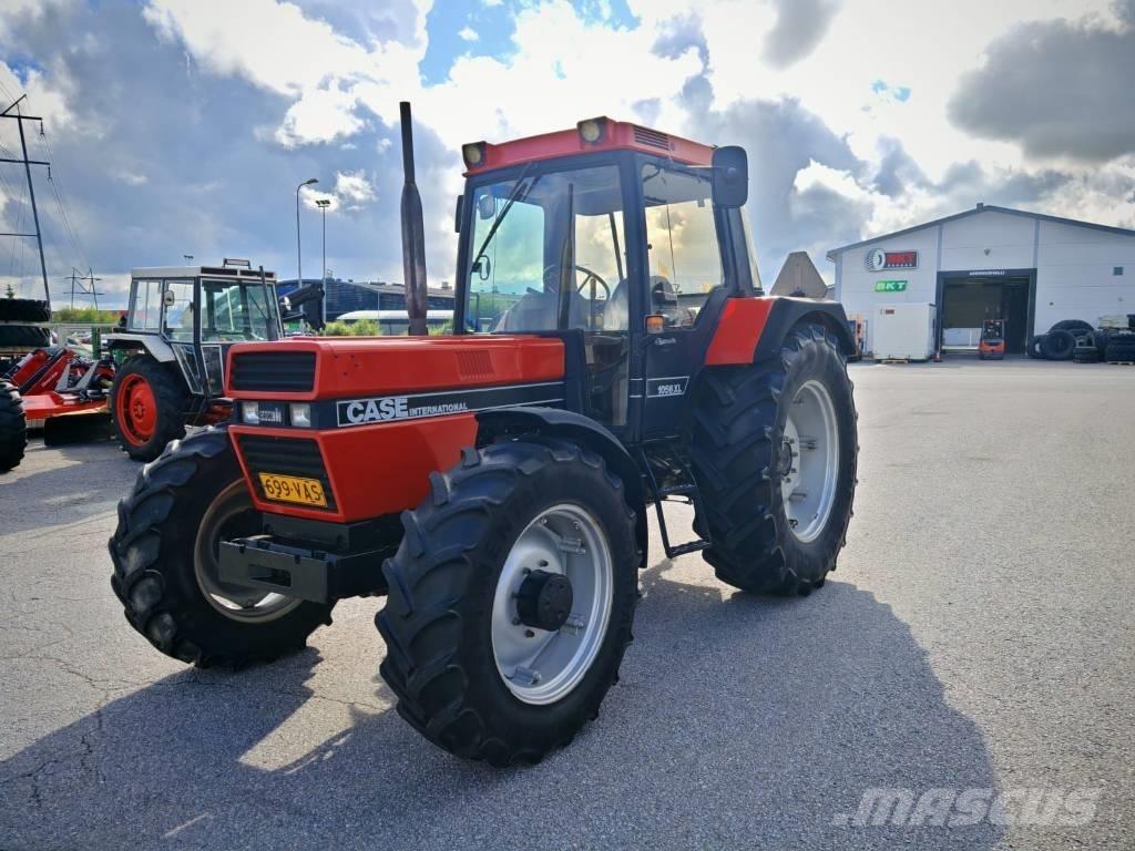 Case IH 1056 XL 曳引機