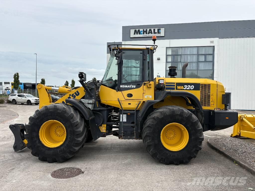 Komatsu WA320-7 輪胎式裝載機