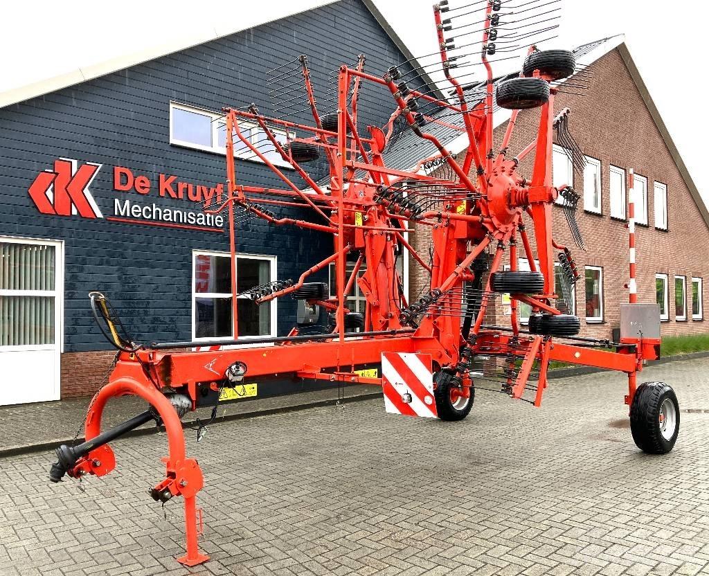 Kuhn GA 8121 堆草機