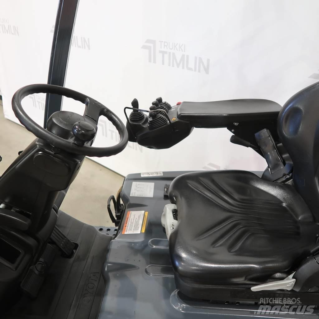 Toyota 8FBEK18T 電動堆高機
