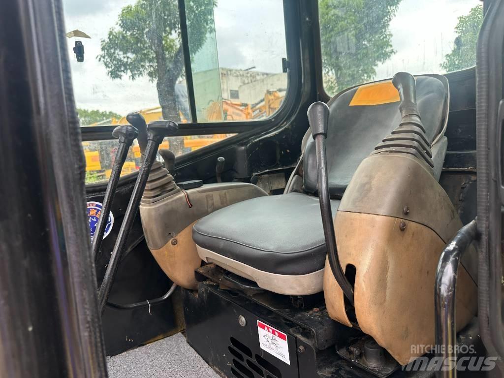 CAT 303 小型挖土機/掘鑿機<7t(小型挖掘機)