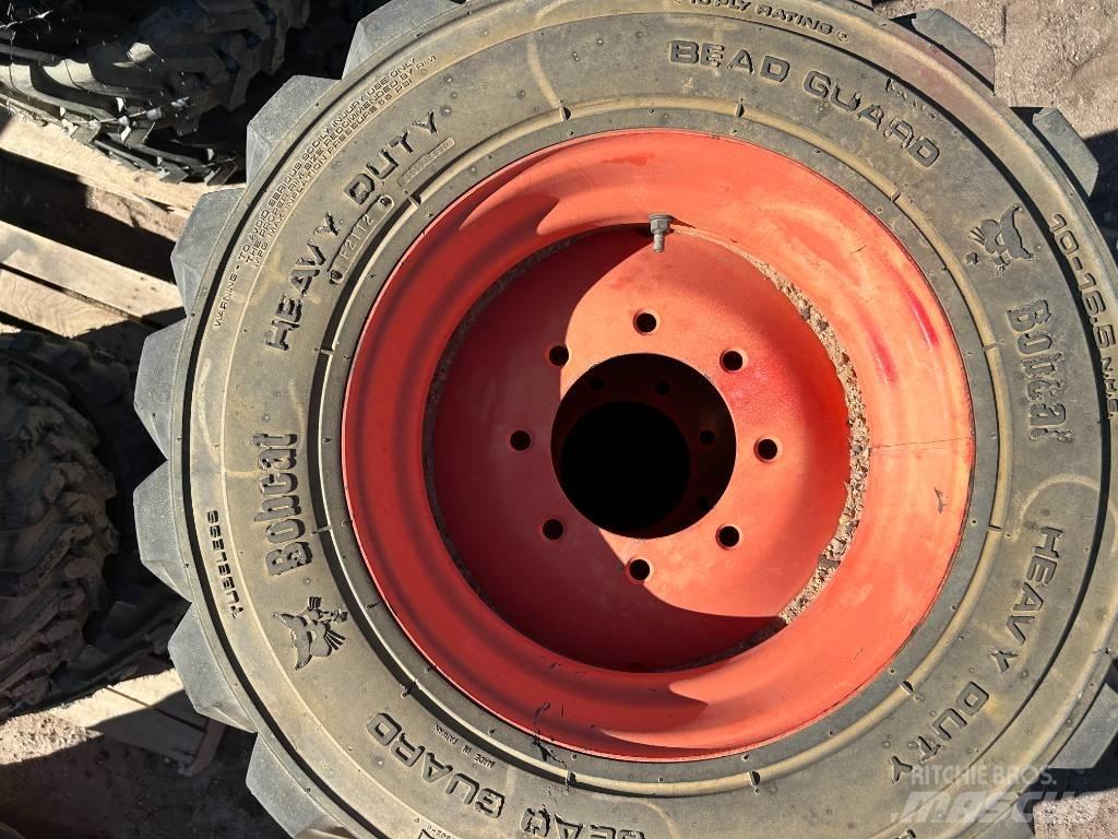 Bobcat 10x16.5 Tires 輪胎、車輪和輪圈