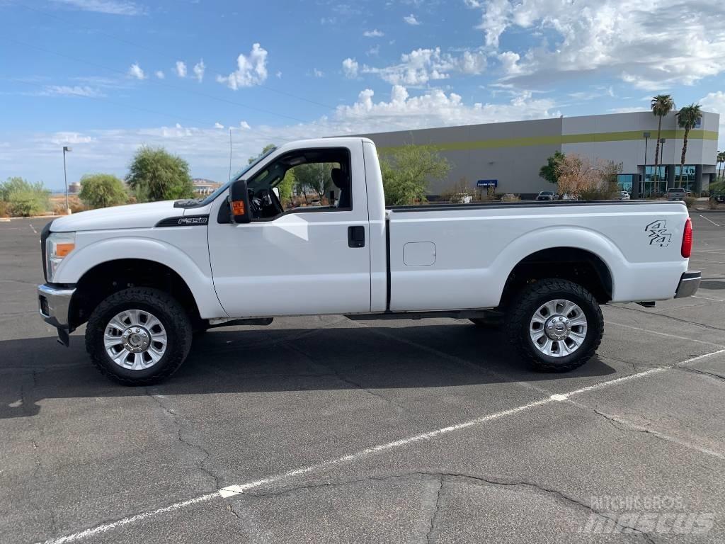 Ford F 350 貨箱式卡車