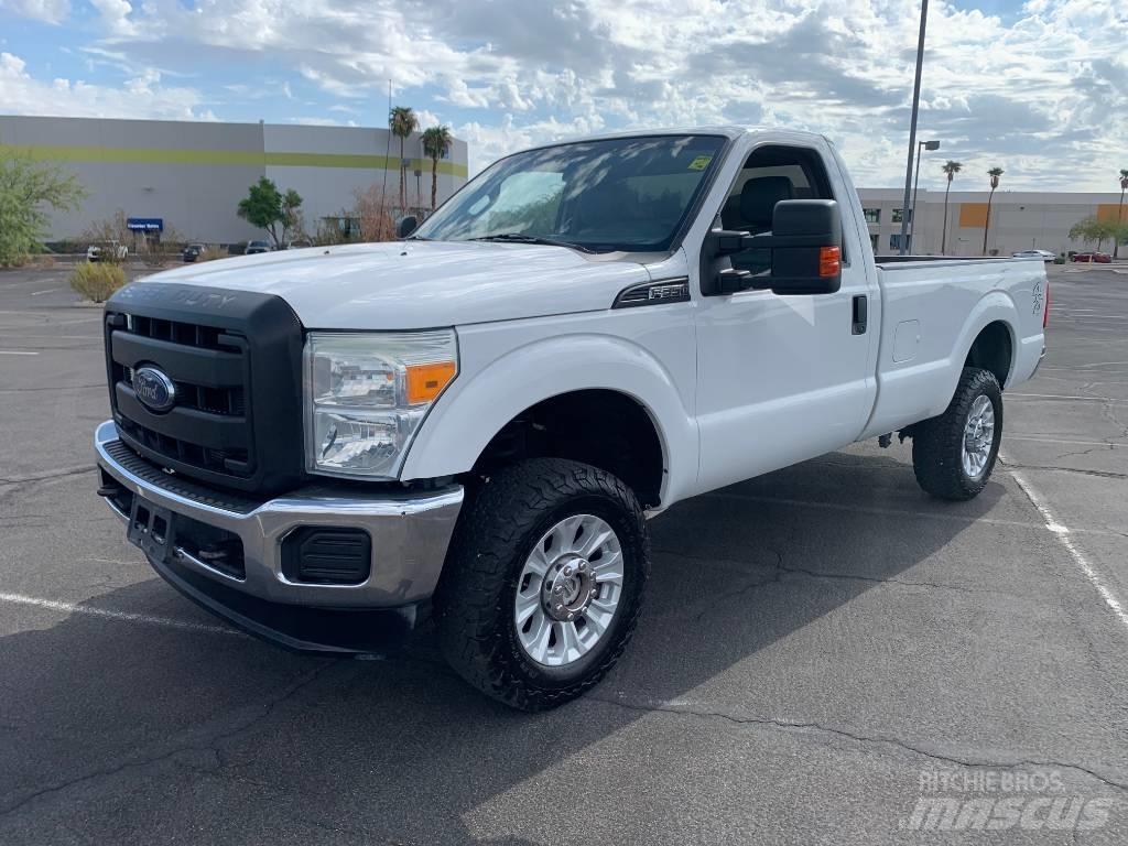 Ford F 350 貨箱式卡車